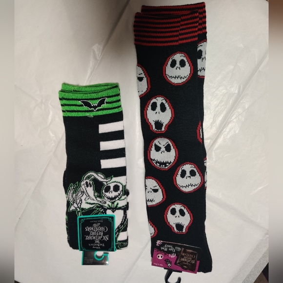 🆕 Nightmare before Christmas 2 pairs of knee high socks w Double Sided gift bag - Picture 3 of 7